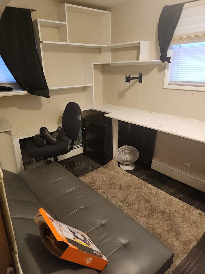 Teal's room