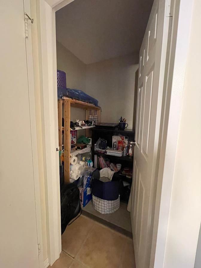 Hena Kidwai's room