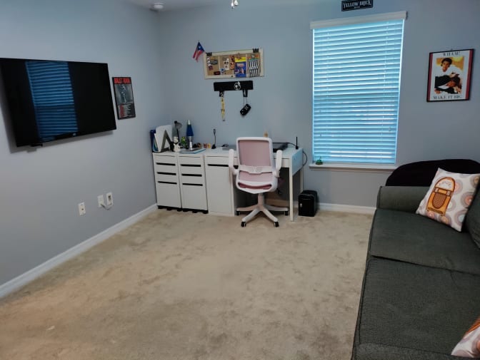 Dennis Room's room