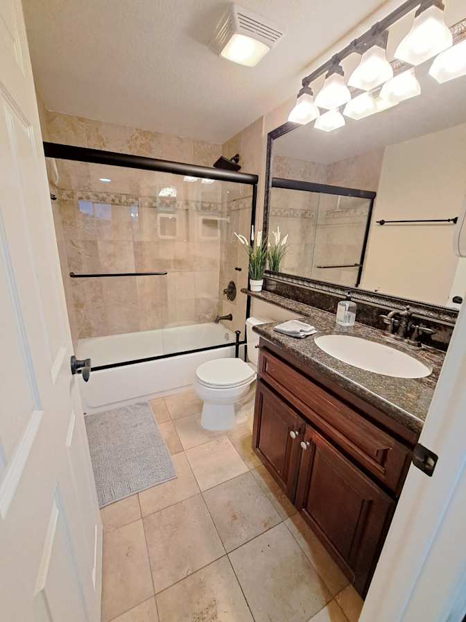 Venetian Condos's room
