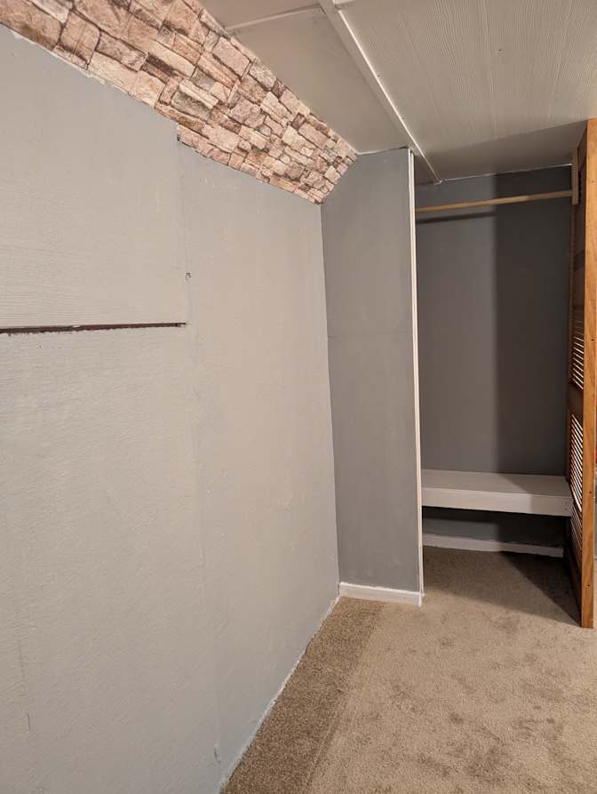 Jose's room