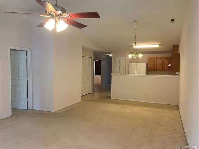 Alcove Rooms's room