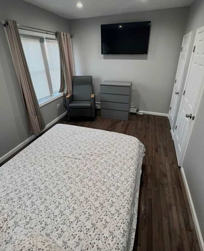carlos's room