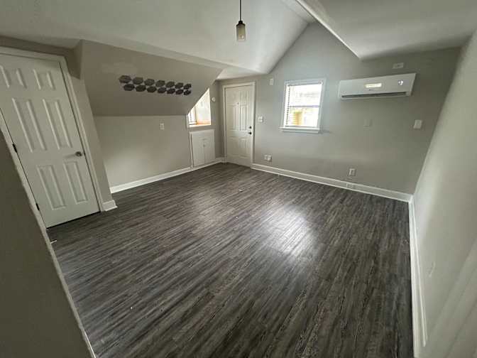 Alcove Rooms's room