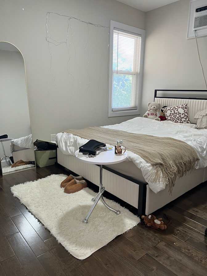 Makoto's room