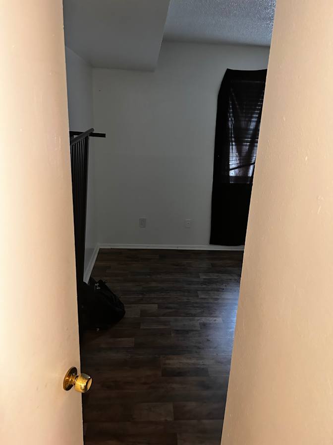 Lamor's room