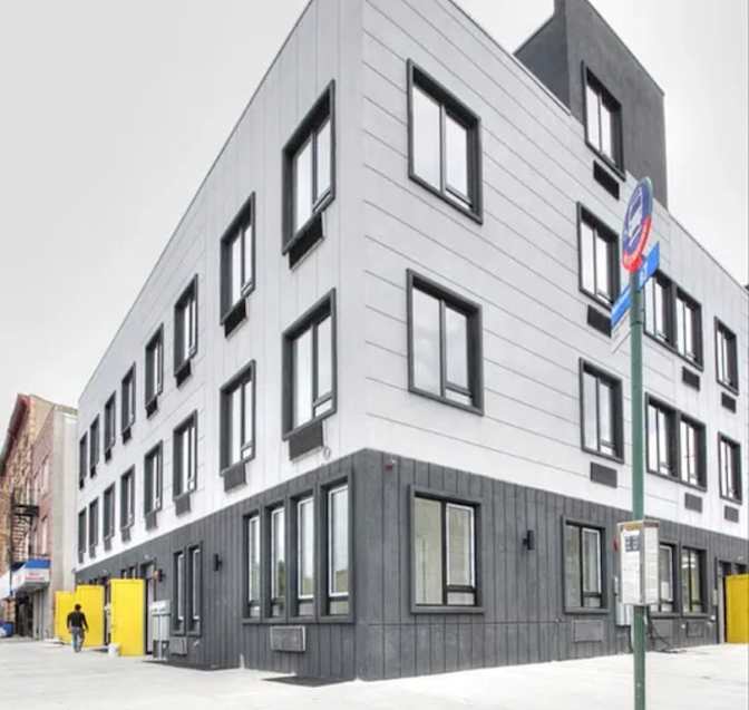 BROOKLYN APARTMENT SHARE LONG OR SHORT TERM's room