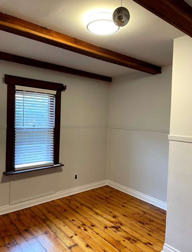 Elaine Weeks's room