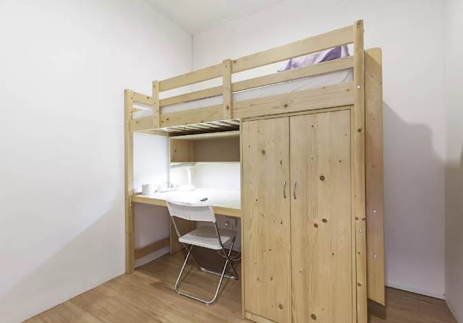 Roomy's room