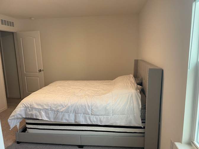Liz's room