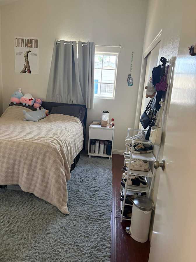 Iza Max's room