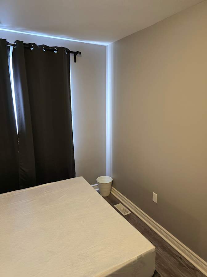 Dee's room