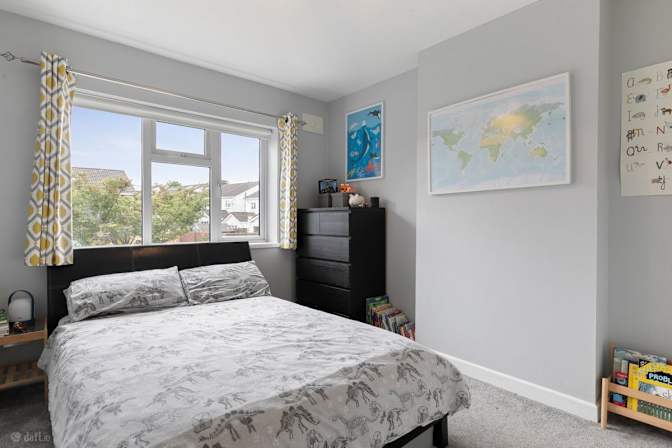 Tom's room