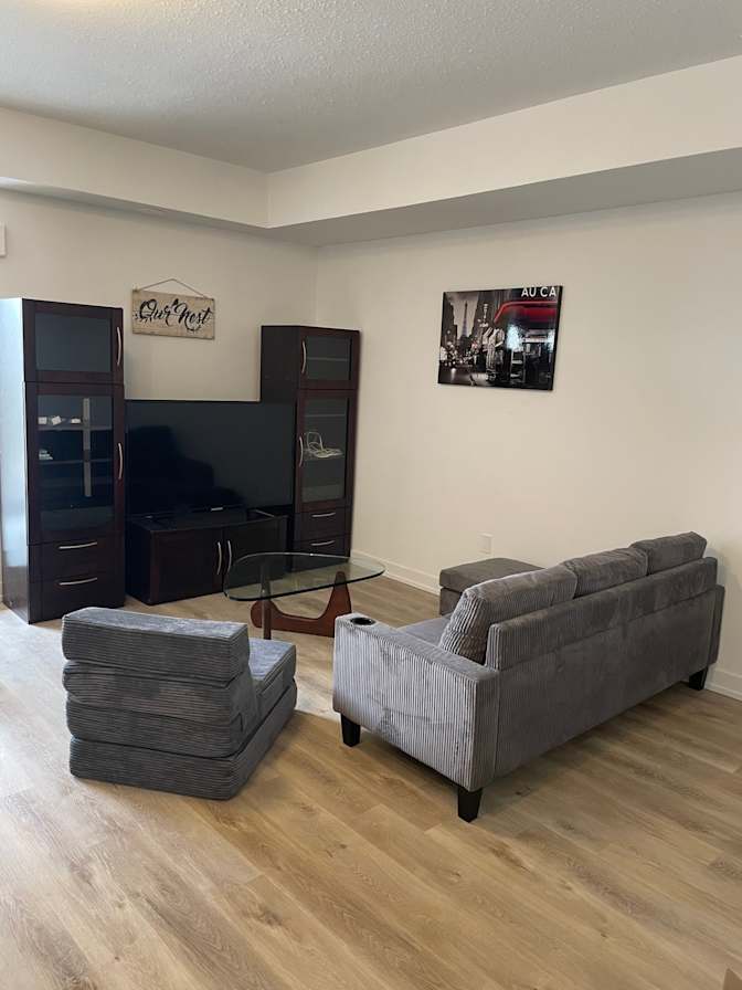 Mona's room