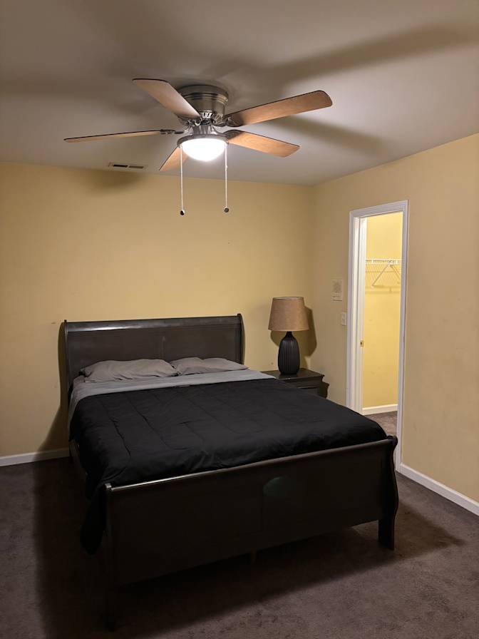 Kharlos's room