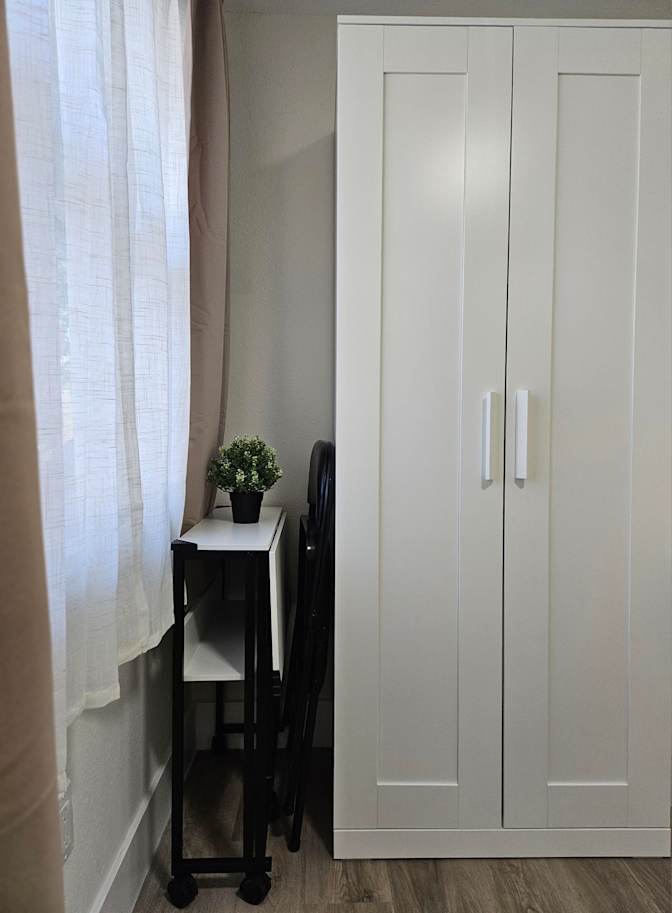 Leor's room