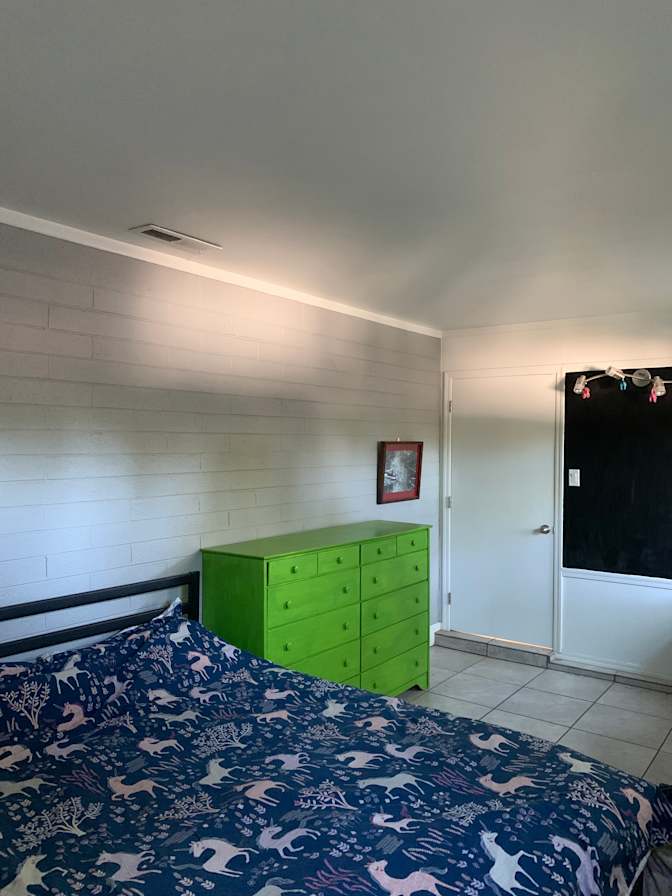 Lor's room