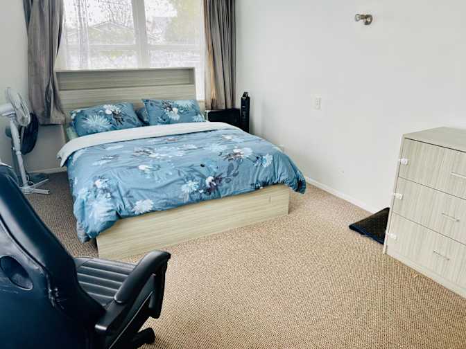 Samra's room