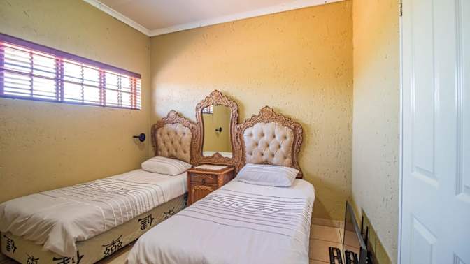 Sphesihle's room