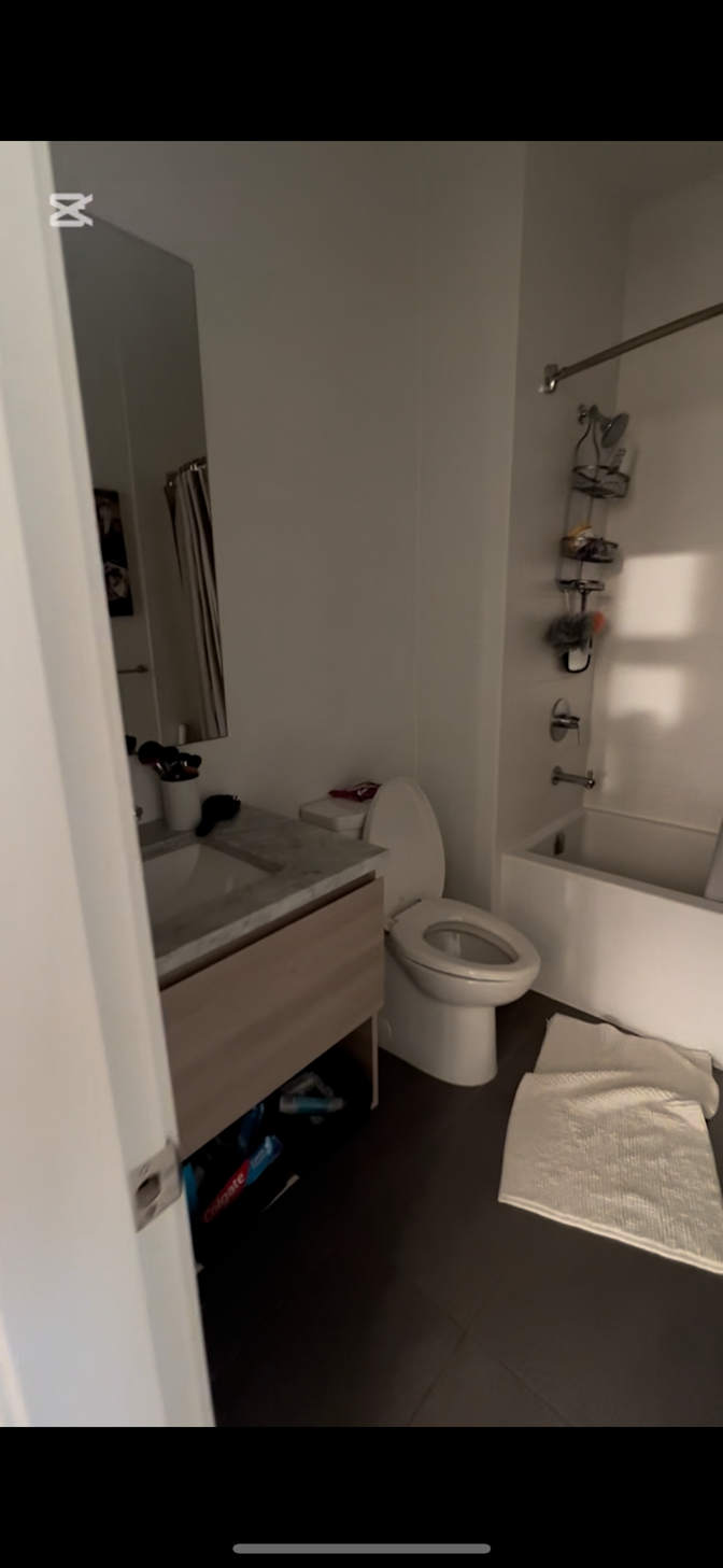 Mariah Izabelle Merican's room