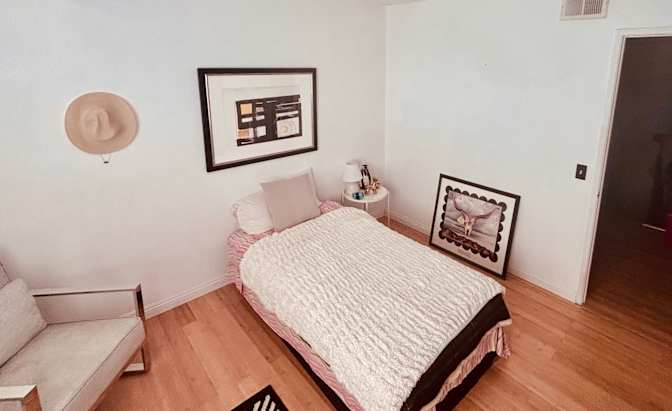 Raul's room