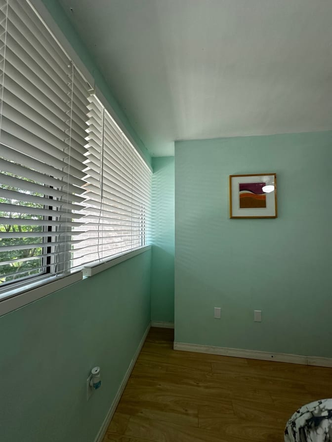 KTNA's room
