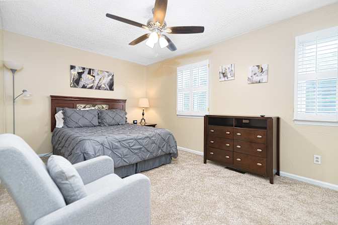Alcove Rooms's room