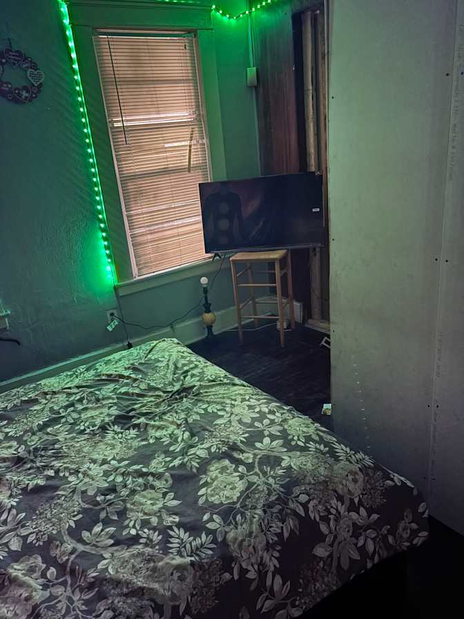 Deandre's room