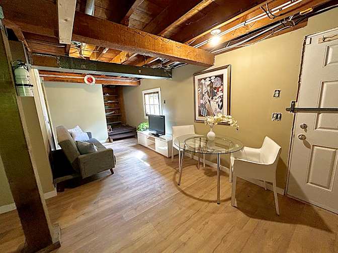 Hamid Reza's room