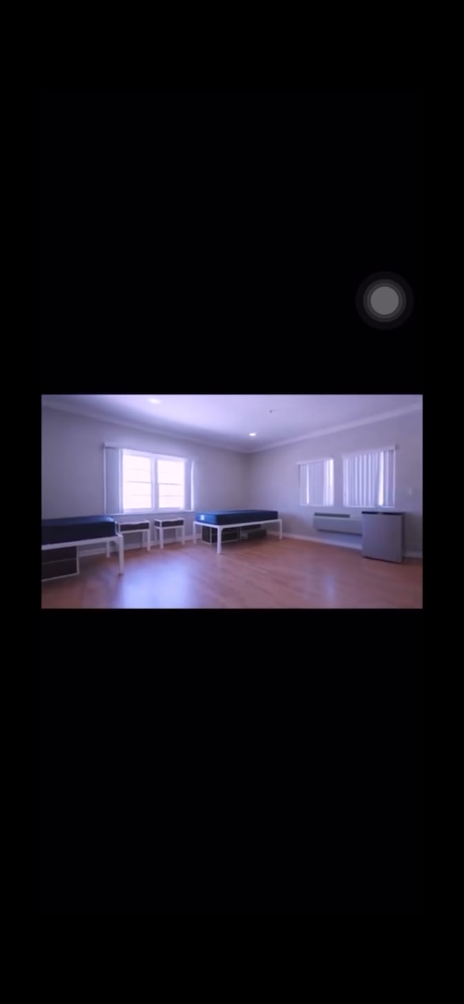 Larimar's room
