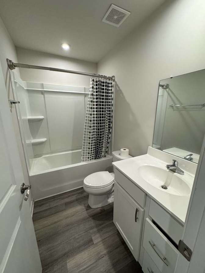 Mac's room
