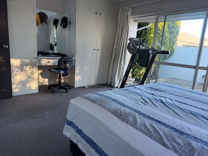 Bob's room