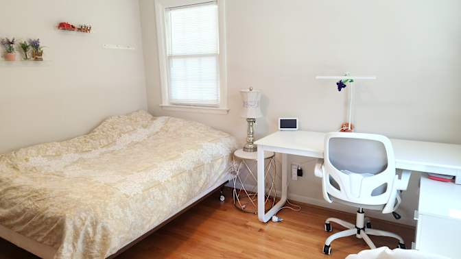 Sunny Park's room