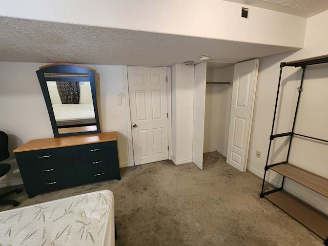 Rent's room