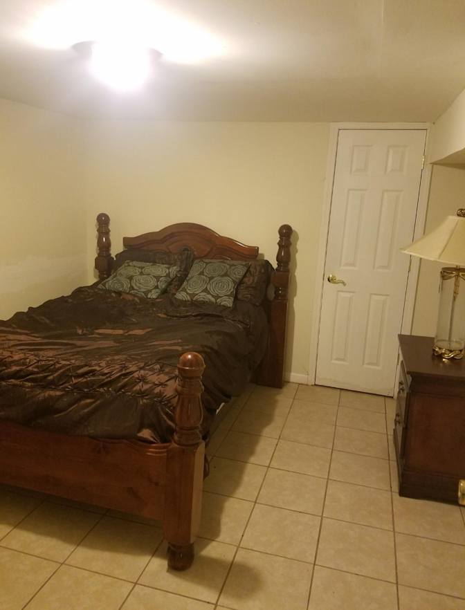 Dynelle's room