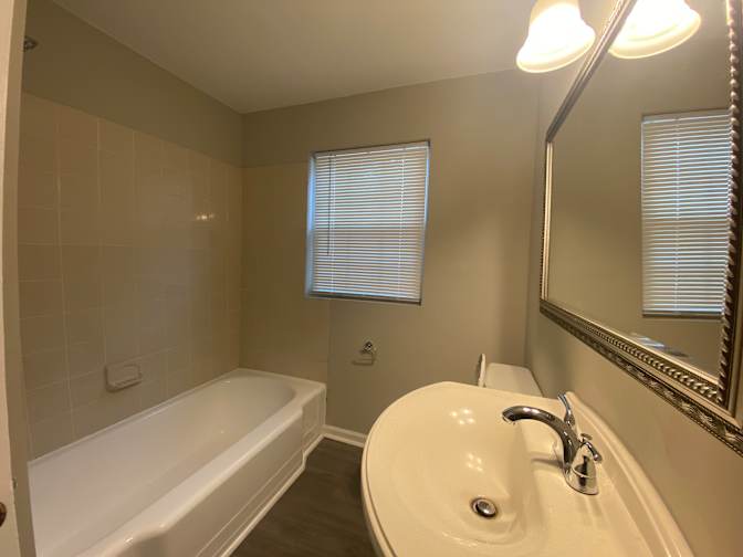Alcove Rooms's room
