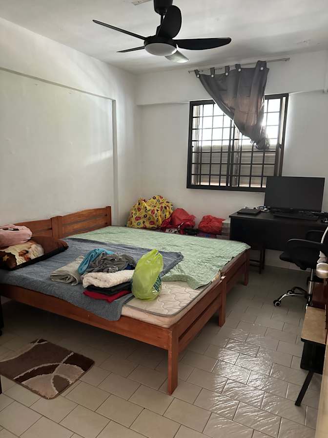 Husen's room