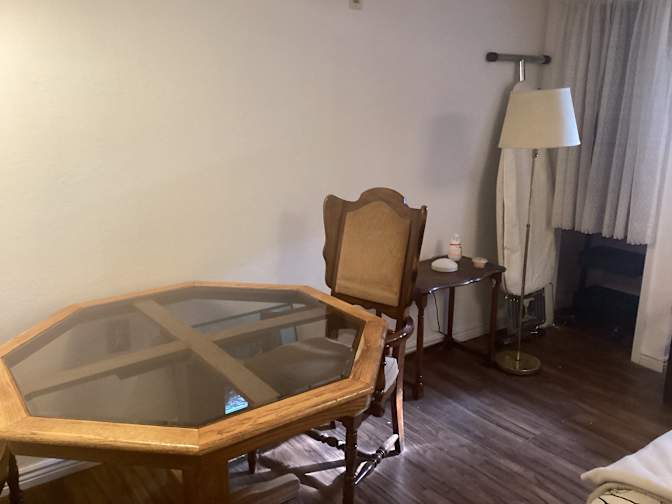 Ken's room