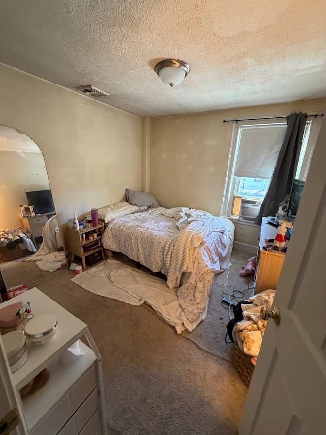 Jhenniffer's room