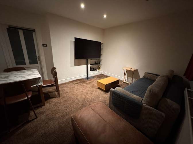 Ling Ho's room