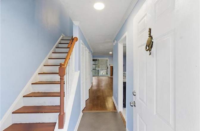 Alcove Rooms's room