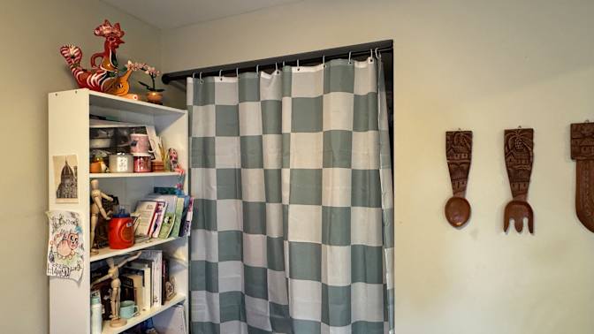 Cay's room