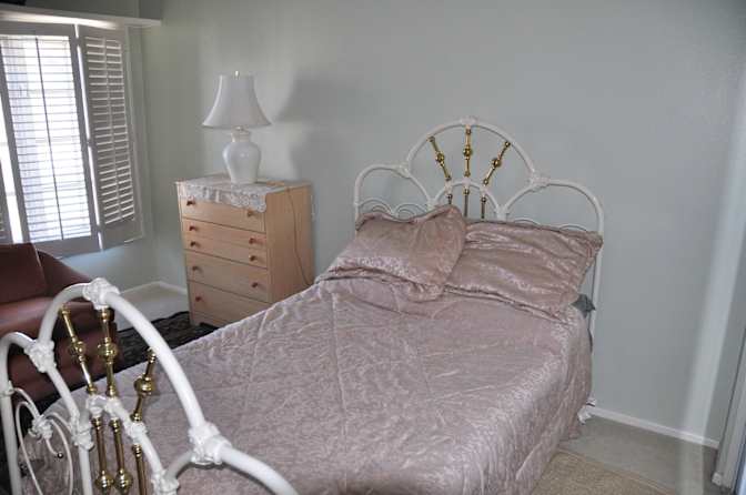 Eunice Archipelago's room