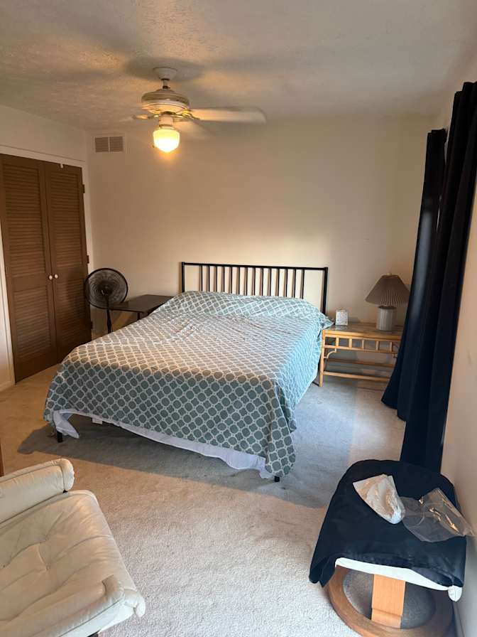 Tom's room