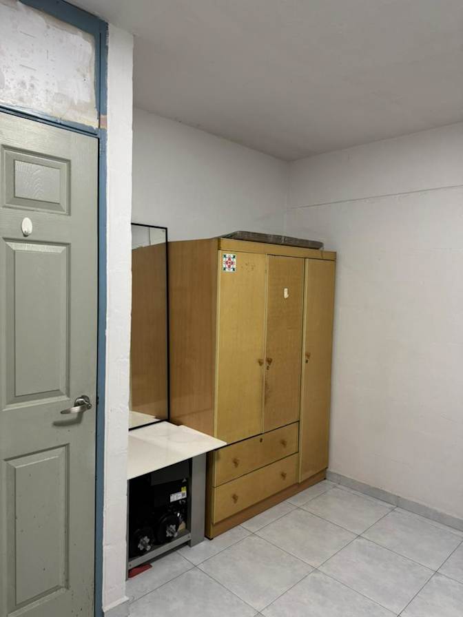 JOnathan's room