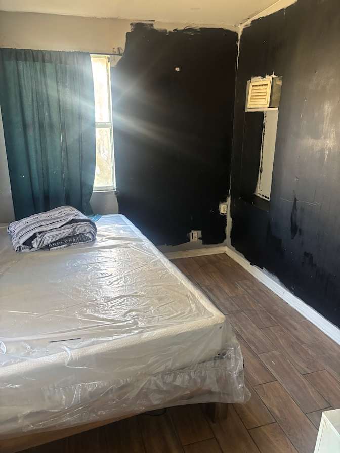 Deandre's room