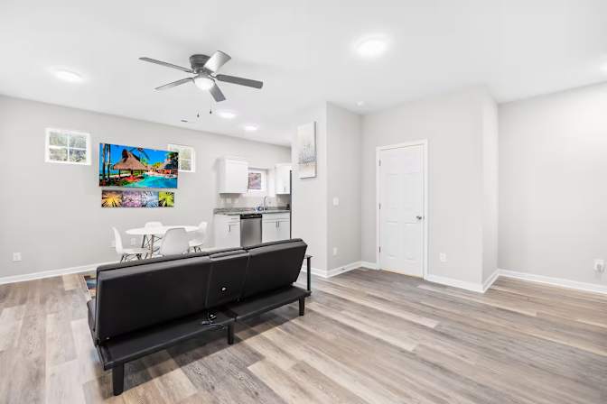 Alcove Rooms's room