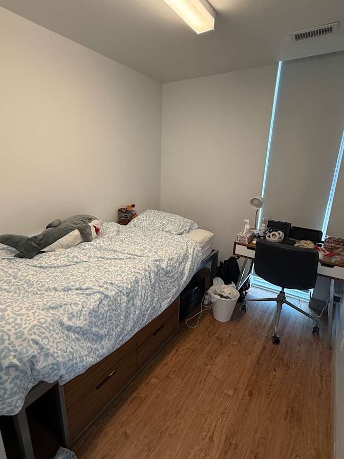 Yuna Omatsu's room