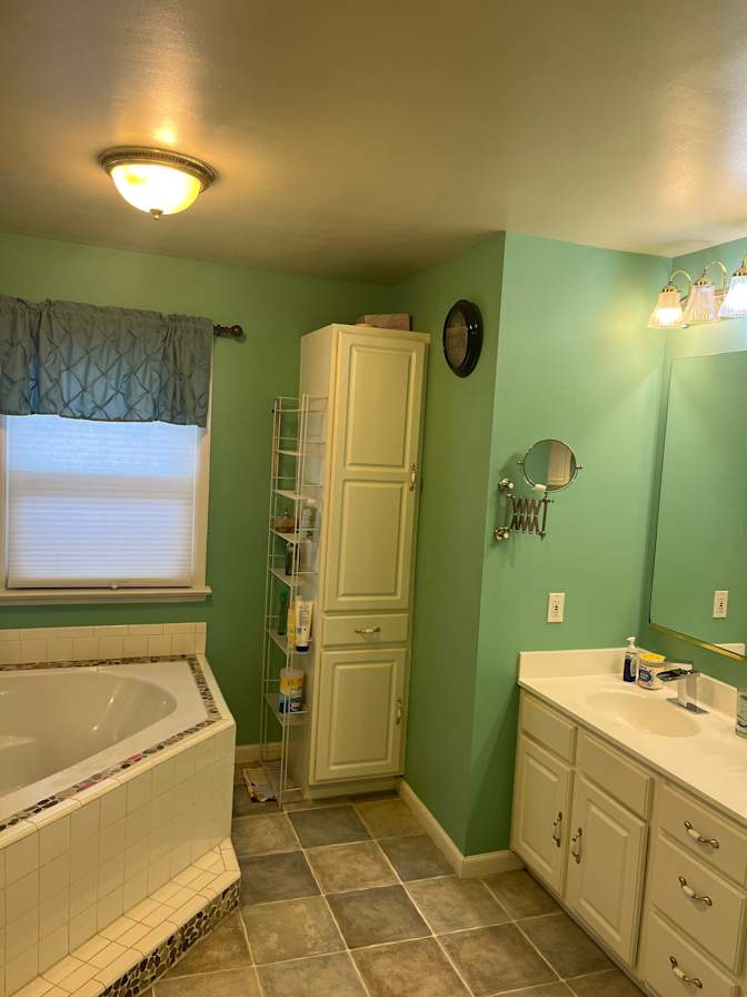 Geegee's room