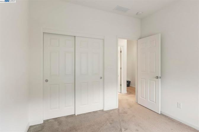 Moe's room